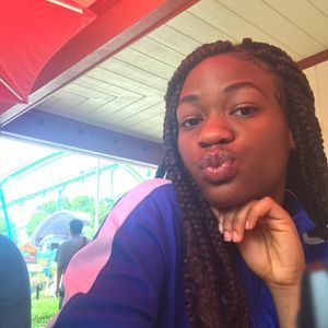 Meet your Posher, Stephanie erica